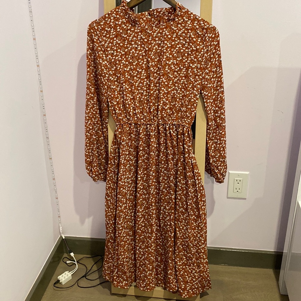 Red disty floral A-line dress!! Brand new! Excellent condition!
